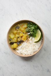 Kichererbsen-Veggie Curry Bowl